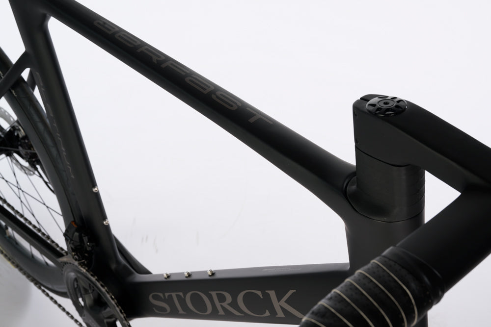 Storck Aerfast 4 Platinum Disc 時速45km 出力199w エアロロードバイク エアロロード ロードバイク フレーム カーボン 炭素繊維 マット ブラック ストーク エアファースト プラチナ ディスク フランクフルト 自転車 ドイツ 送料無料 メーカー直送 7年間保証付き